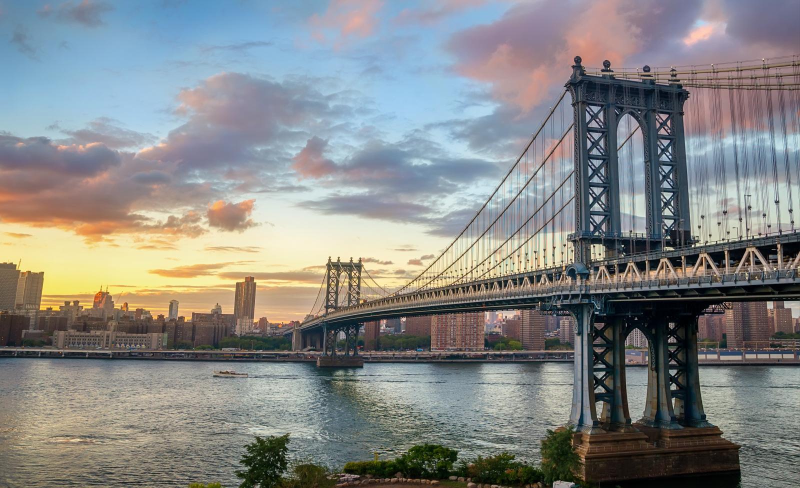 An image of the Manhattan Bridge in New York City, New York, United States.