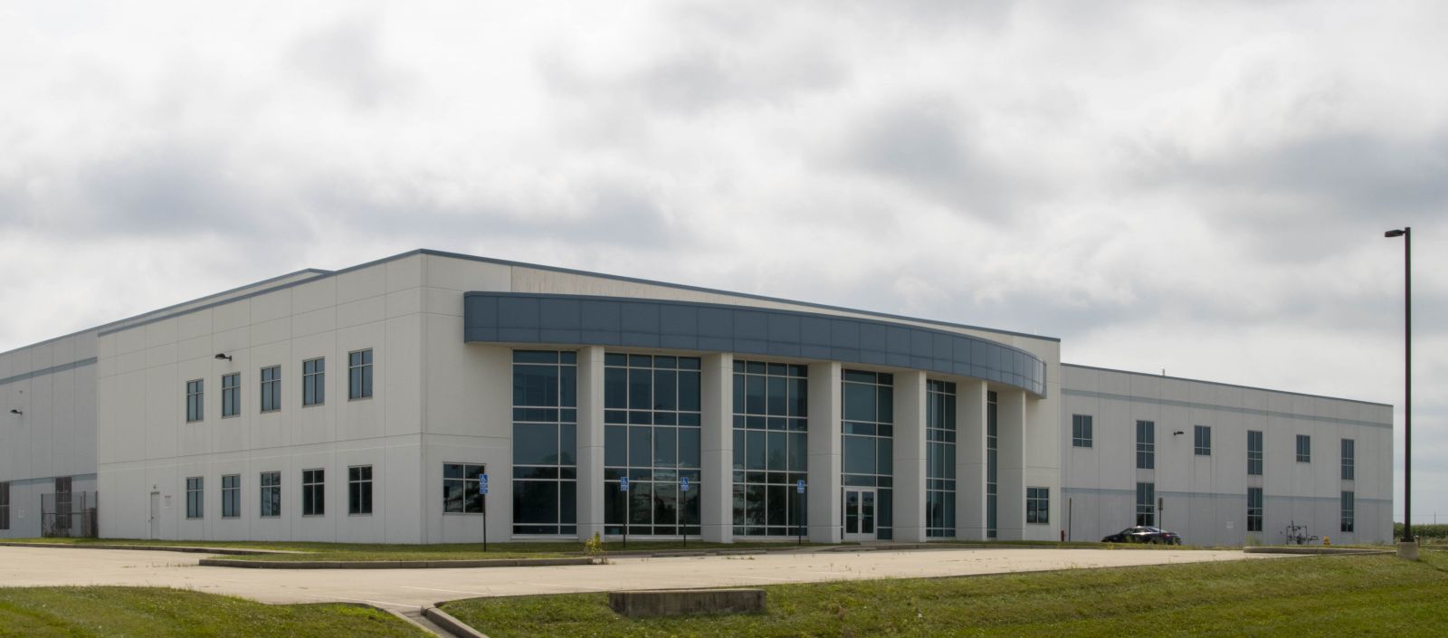 An image of the new facility acquired by Muncie Power Products prior to renovations being made.