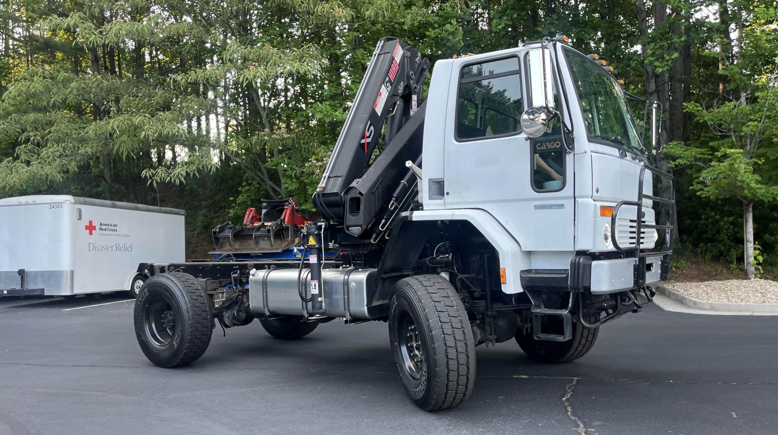 The image shows a picture of the PUG Truck that Sirens Project is building. 
